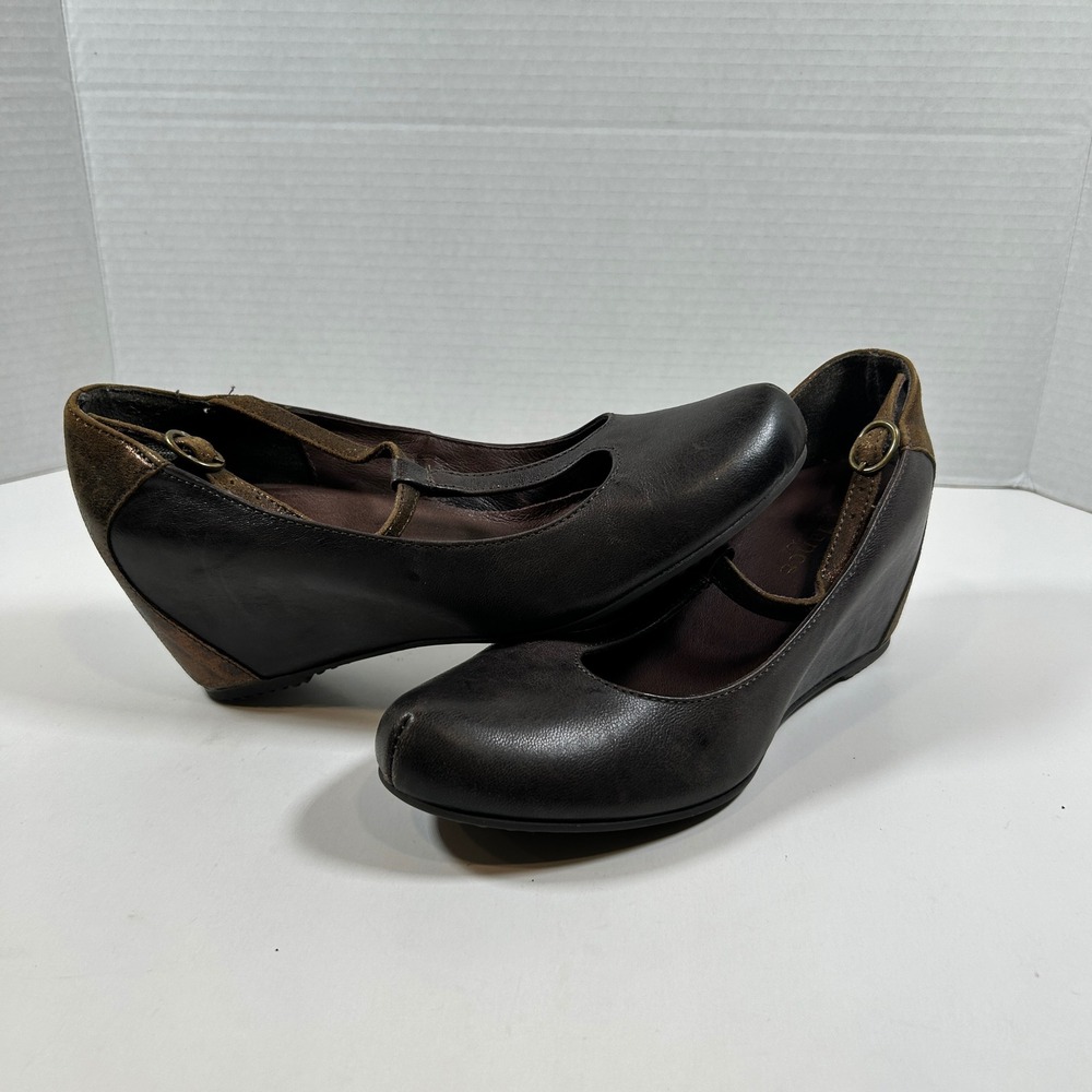 Sundance Shoes Womens 37 Brown Leather T Strap Mary Jane Wedge Pumps Italy